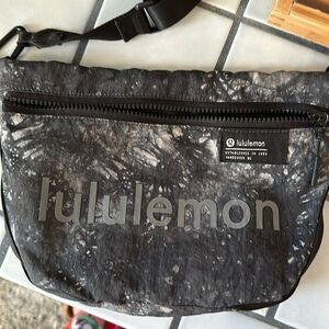 Lululemon purse
